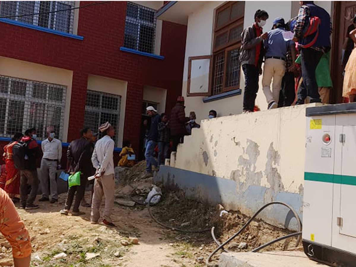 बैतडीमा निशुल्क शल्यक्रिया शिविर, ११ सय बढीले सेवा लिए 